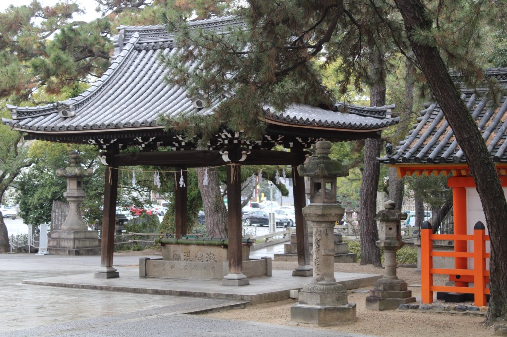 Déambulations nippones - pavillon sacré - Blog au gré des continents 