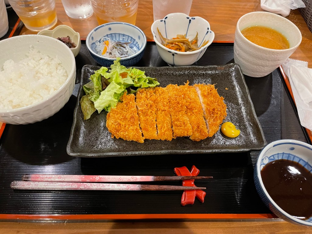 Diner dans un izakaya à Miyajima - Au gré des continents 
