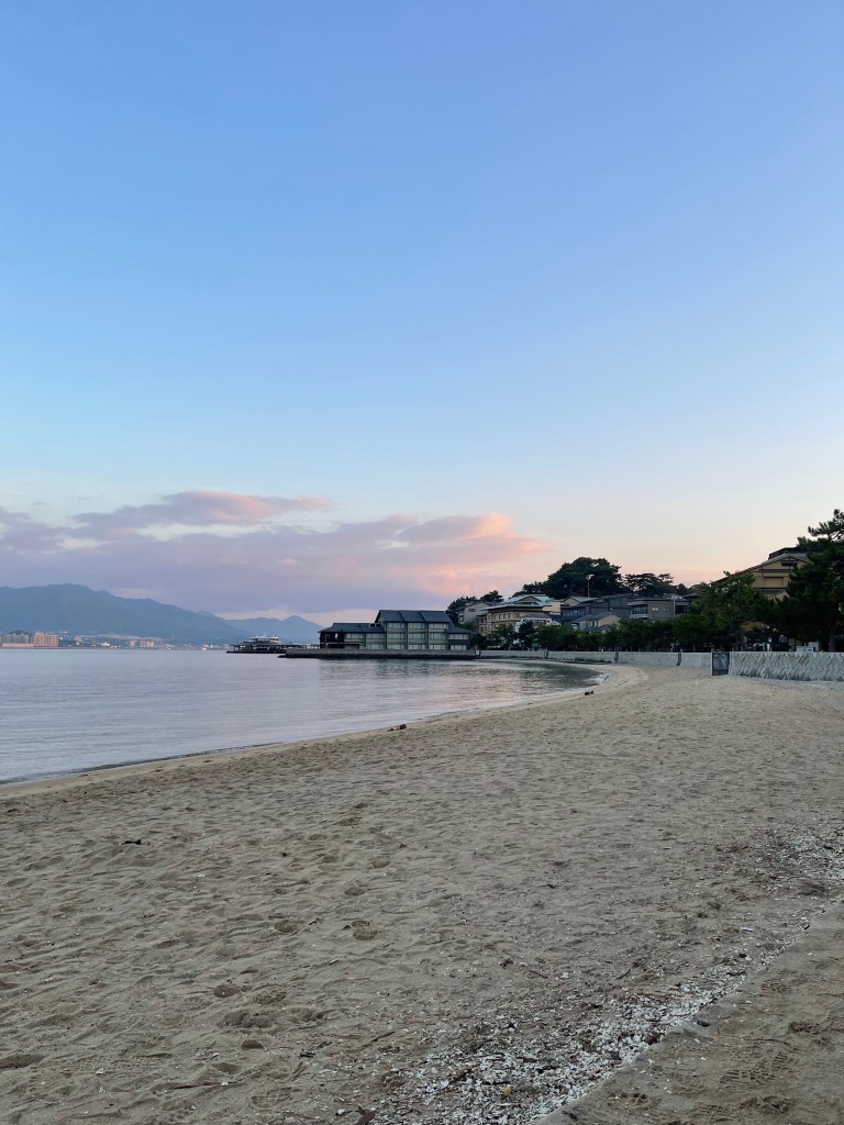 Plage de Mikasa - Au gré des continents 