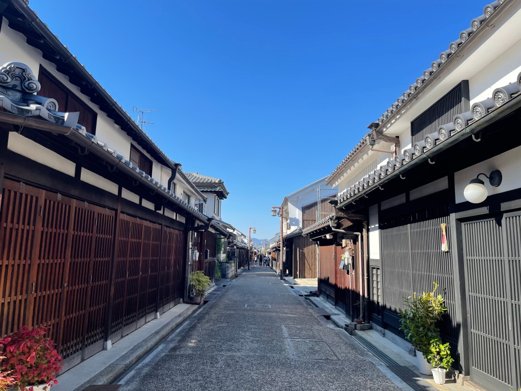 Rue traditionnelle à Nara - Quartier résidentiel japonais - Au gré des continents