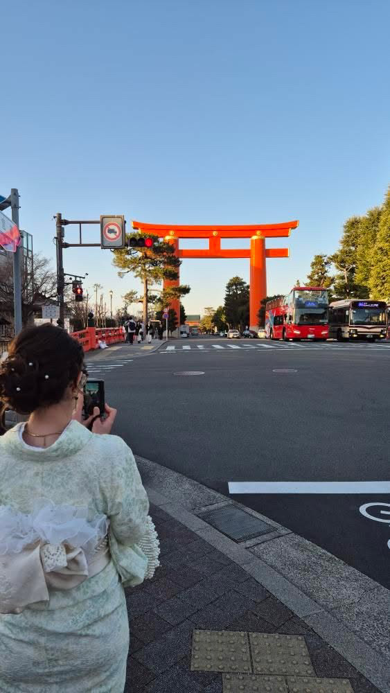 Torii au coucher du soleil - Au gré des continents 