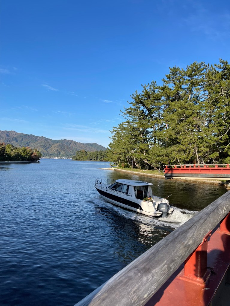 Balade en bateau dans la baie de Miyazu - Au gré des continents 