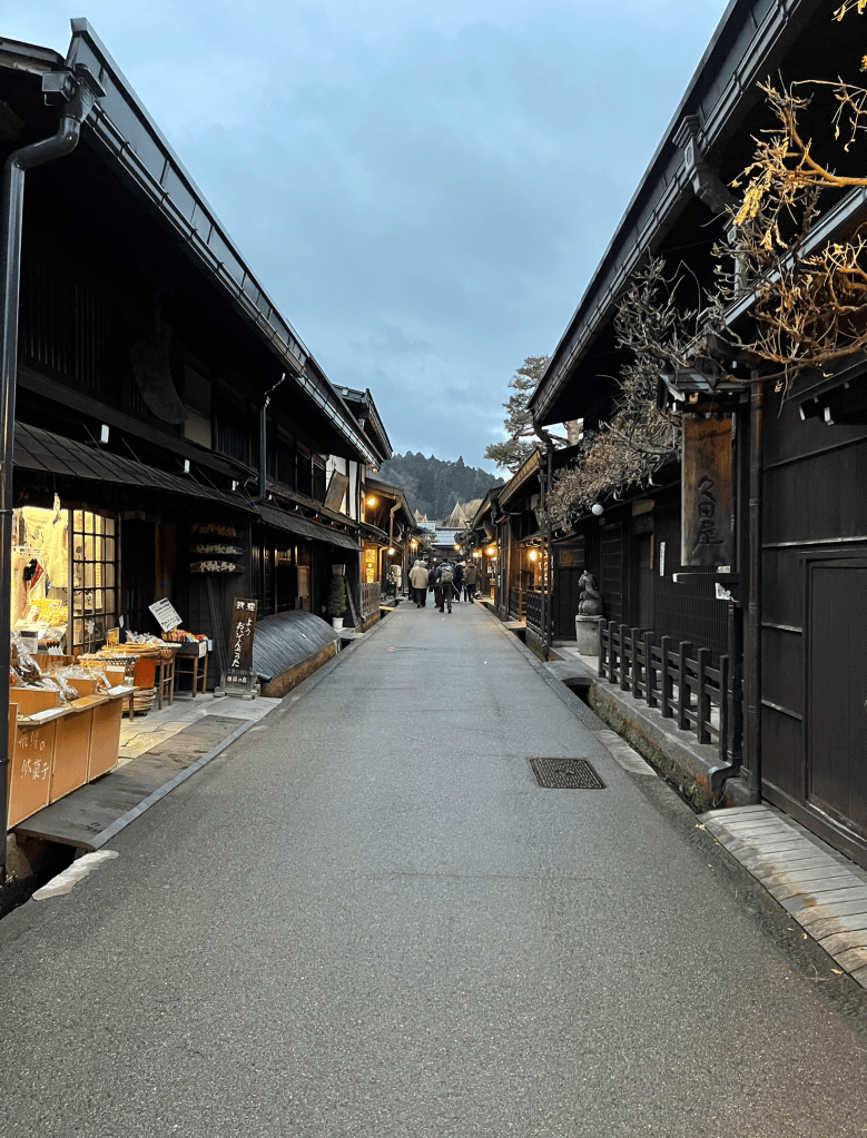 Rue Sanmachi suji à Takayama - Au gré des continents 