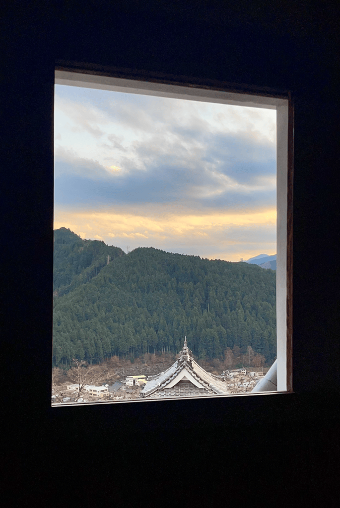 Coucher de soleil dans les montagnes japonaises - Au gré des continents