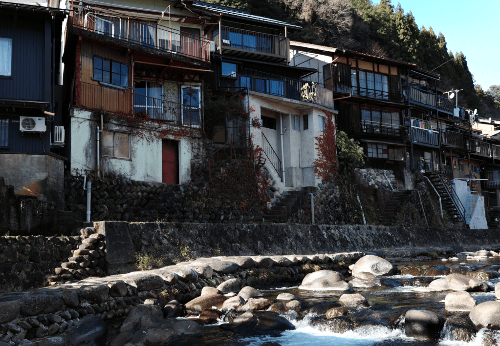 Visiter Gujo Hachiman la ville de l'eau - Au gré des continents
